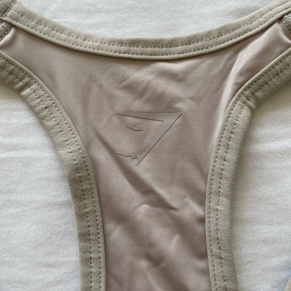 Whitney Simmons x Gymshark sports bra 🤍 - Picture 4 of 5